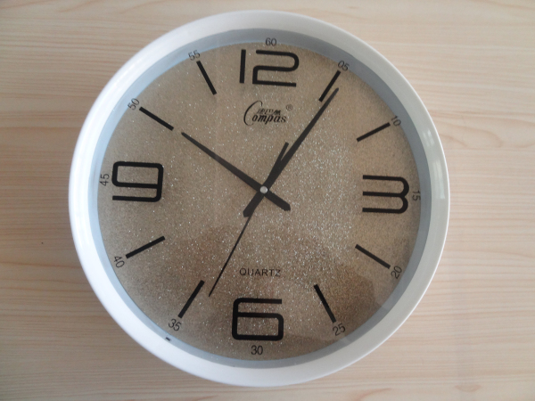 康巴丝石英钟霸王机芯时尚客厅卧室挂钟仿木纹大画面40x40x6cm